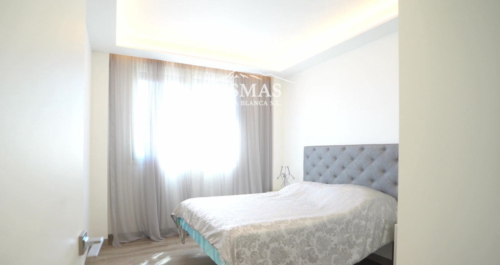 6 bedroom Villa for sale in El Campello with pool - € 2,650,000 (Ref: 9816592)