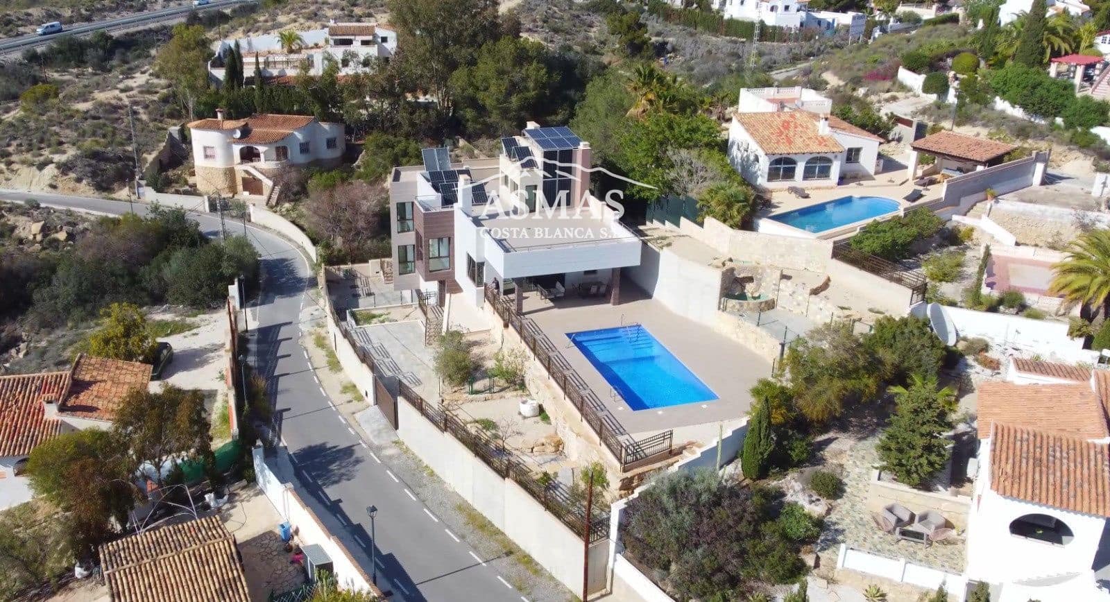 6 bedroom Villa for sale in El Campello with pool - € 2,650,000 (Ref: 9816592)