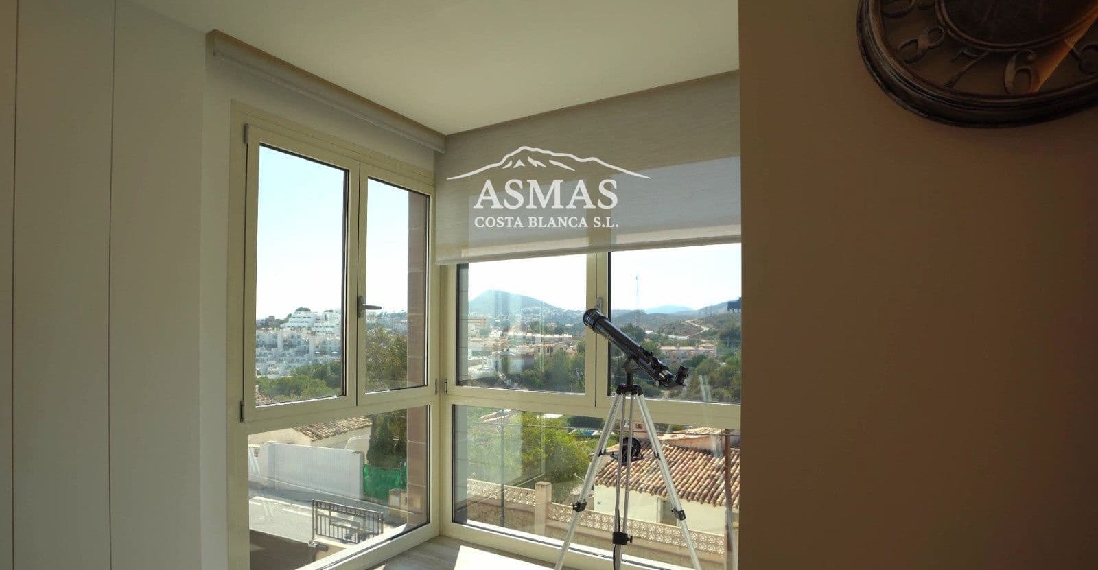 6 bedroom Villa for sale in El Campello with pool - € 2,650,000 (Ref: 9816592)