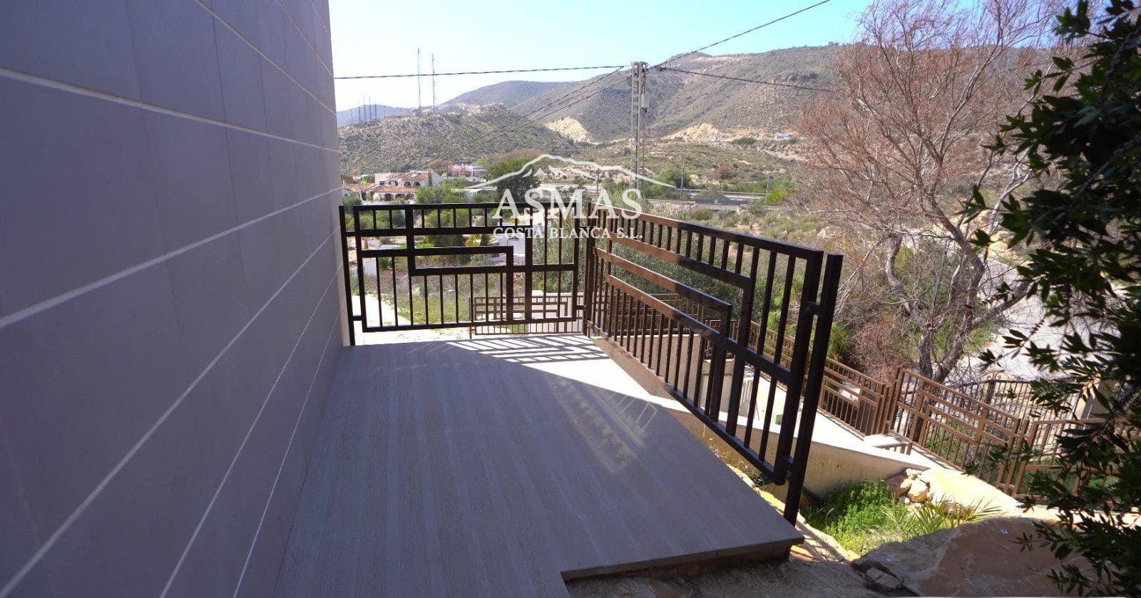6 bedroom Villa for sale in El Campello with pool - € 2,650,000 (Ref: 9816592)