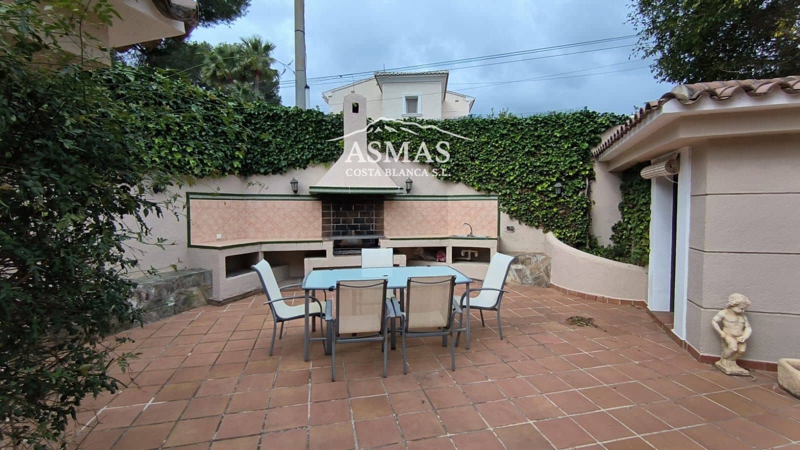 3 bedroom Villa for sale in Moraira - € 950,000 (Ref: 9958551)