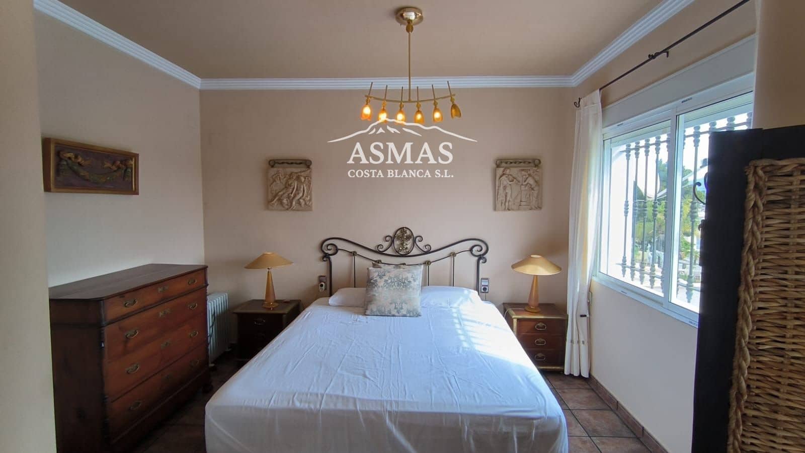 3 bedroom Villa for sale in Moraira - € 950,000 (Ref: 9958551)