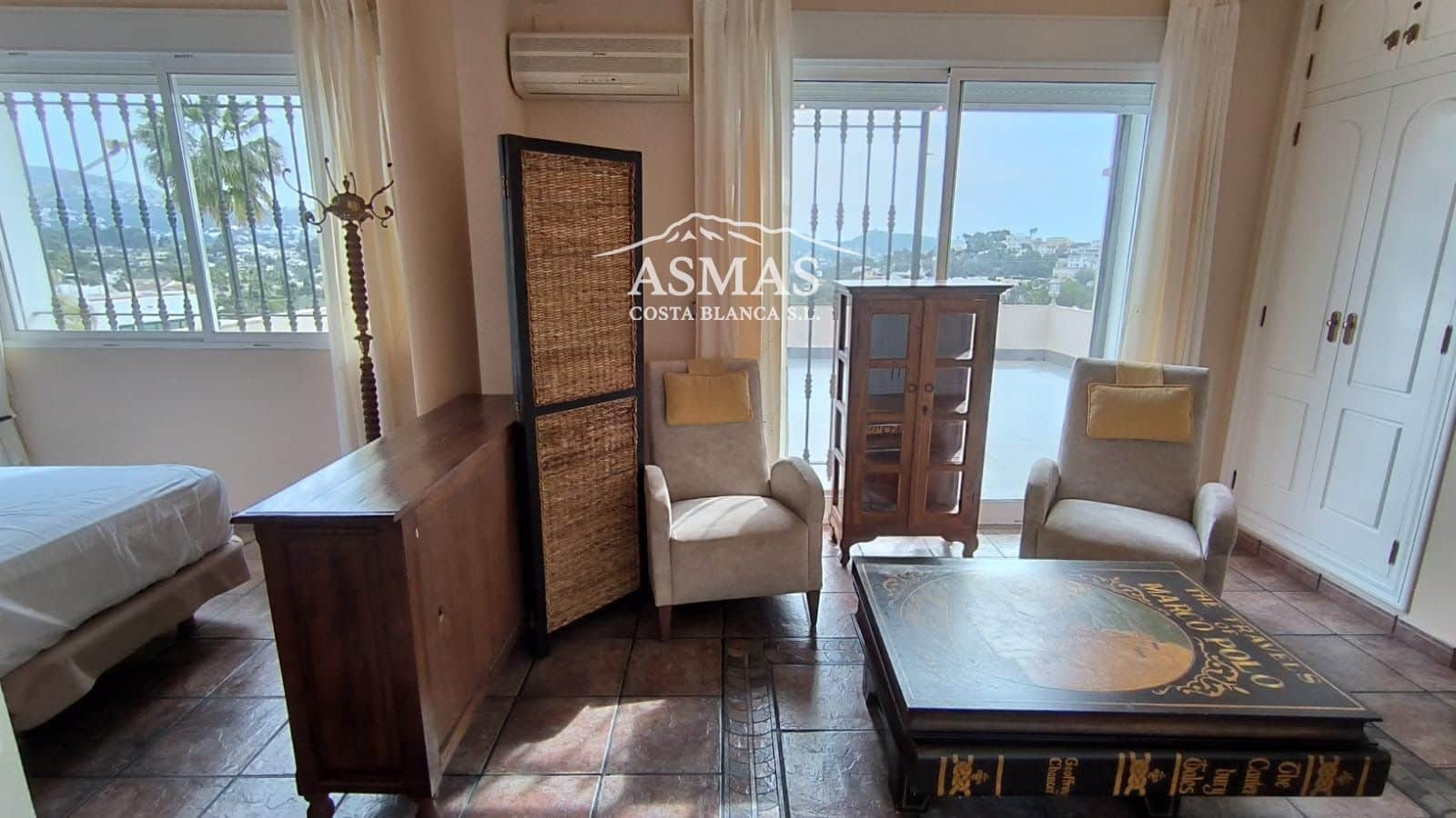 3 bedroom Villa for sale in Moraira - € 950,000 (Ref: 9958551)