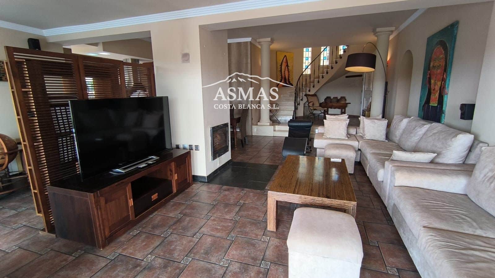 3 bedroom Villa for sale in Moraira - € 950,000 (Ref: 9958551)