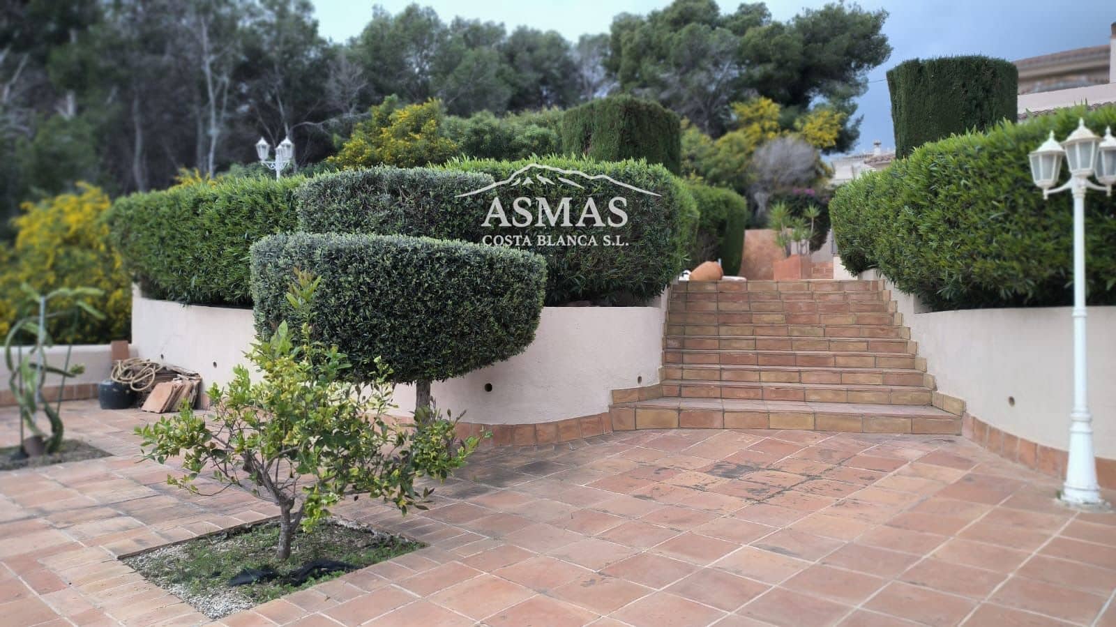 3 bedroom Villa for sale in Moraira - € 950,000 (Ref: 9958551)