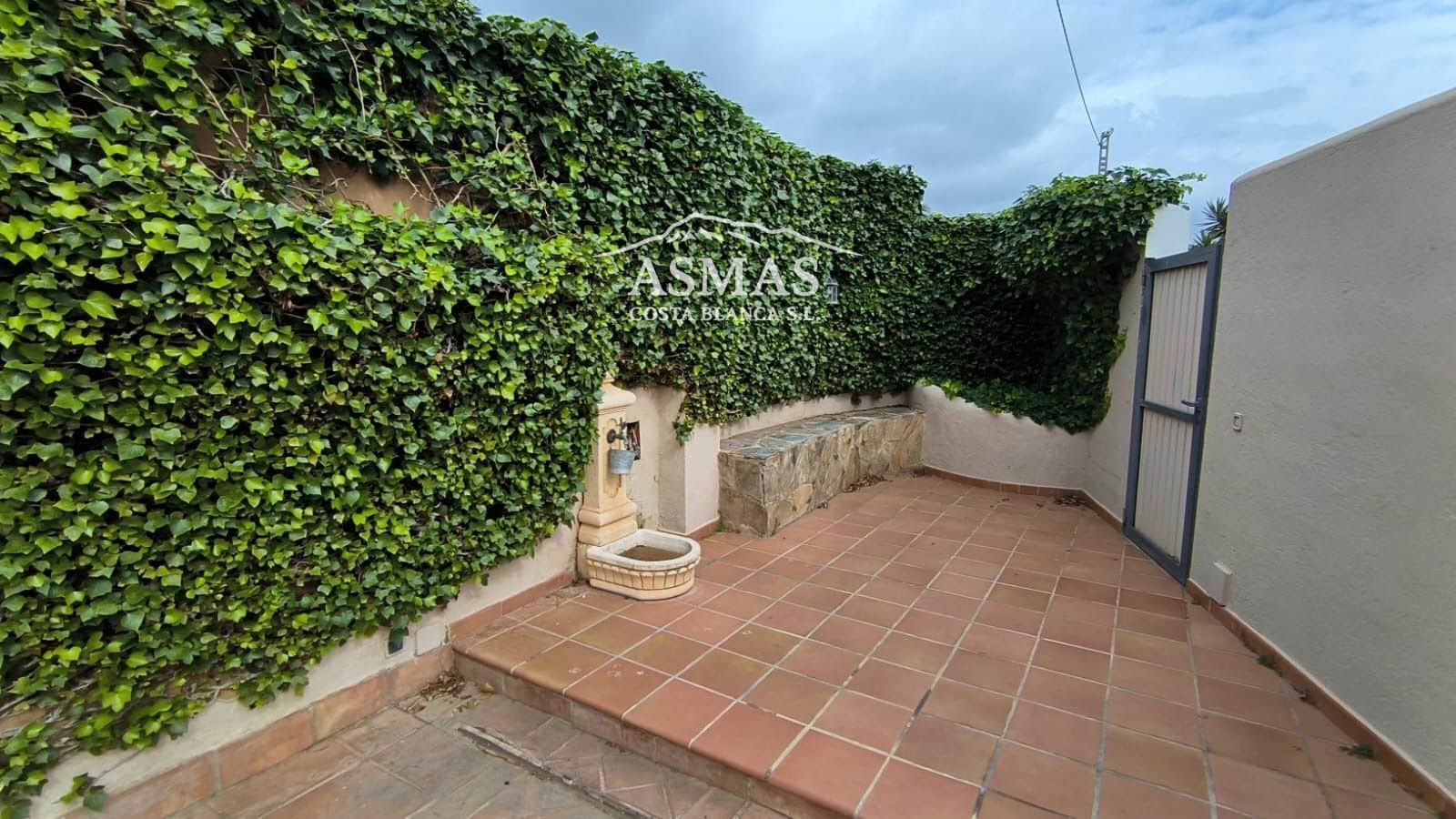 3 bedroom Villa for sale in Moraira - € 950,000 (Ref: 9958551)
