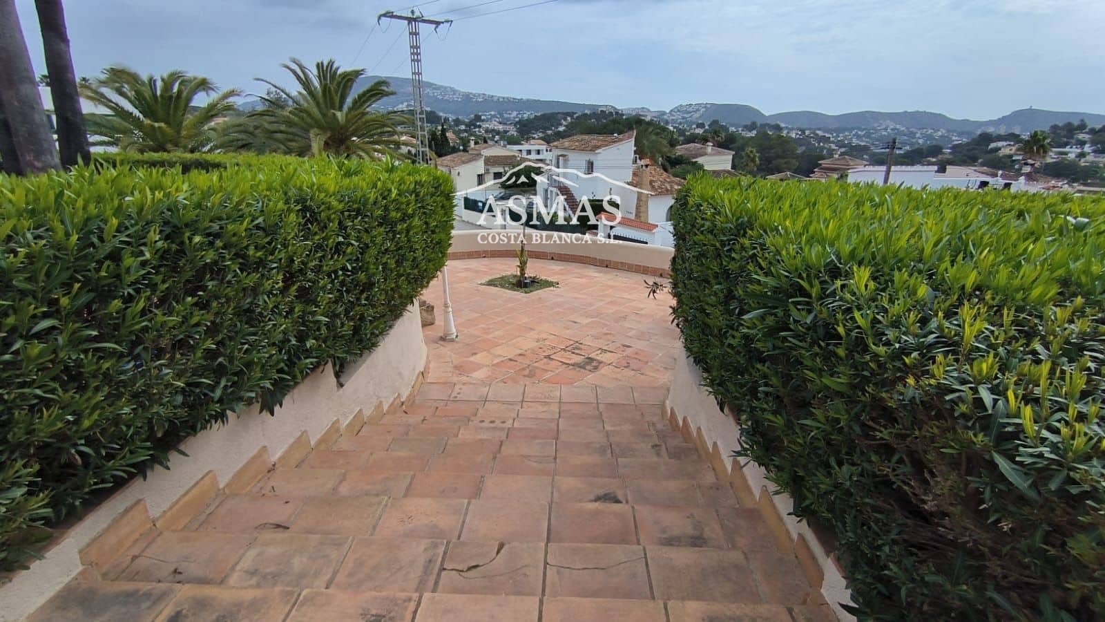 3 bedroom Villa for sale in Moraira - € 950,000 (Ref: 9958551)