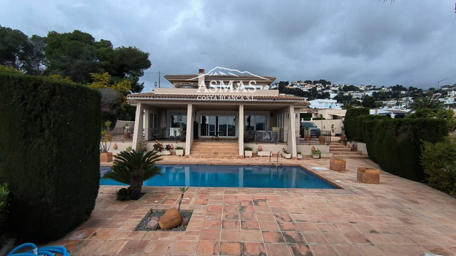 3 bedroom Villa for sale in Moraira - € 950,000 (Ref: 9958551)