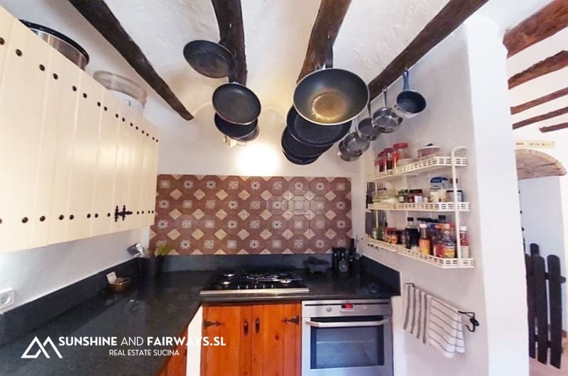 10 soveværelse Finca/Landehus til salg i Cehegin med swimmingpool garage - € 395.000 (Ref: 9927793)
