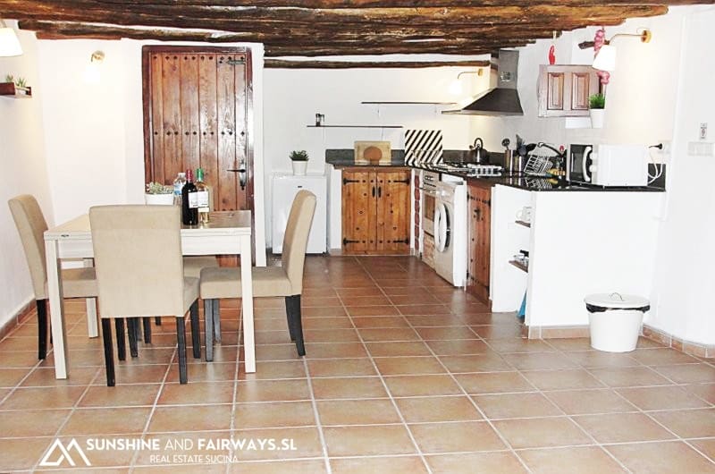 10 soveværelse Finca/Landehus til salg i Cehegin med swimmingpool garage - € 395.000 (Ref: 9927793)