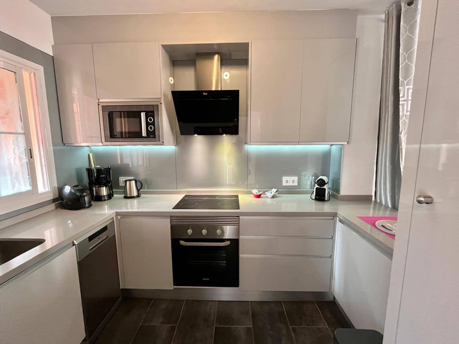 1 sovrum Lägenhet till salu i Arona med pool - 310 000 € (Ref: 9795684)