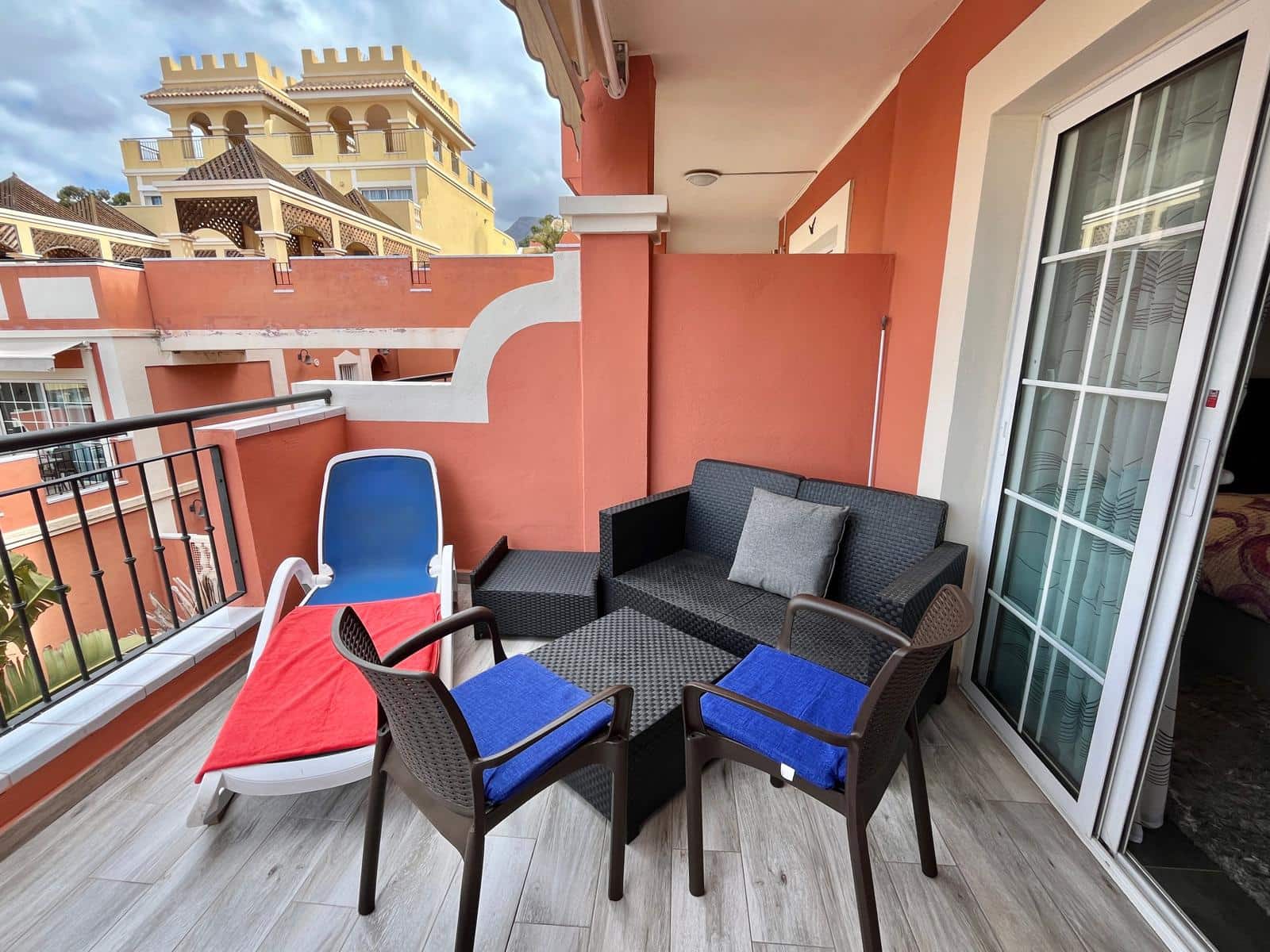 1 sovrum Lägenhet till salu i Arona med pool - 310 000 € (Ref: 9795684)