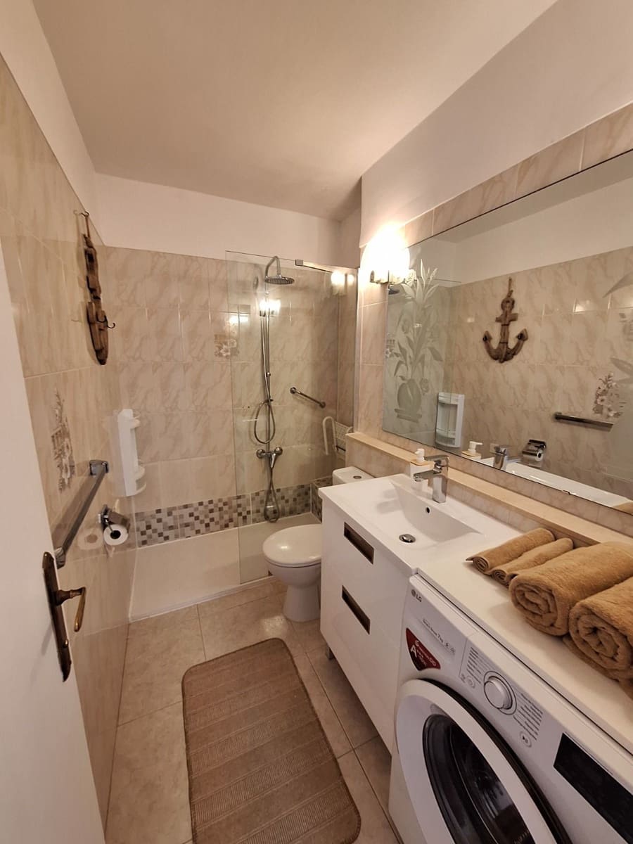 1 Zimmer Apartment zu verkaufen in Los Cristianos mit Pool - 299.000 € (Ref: 9802560)