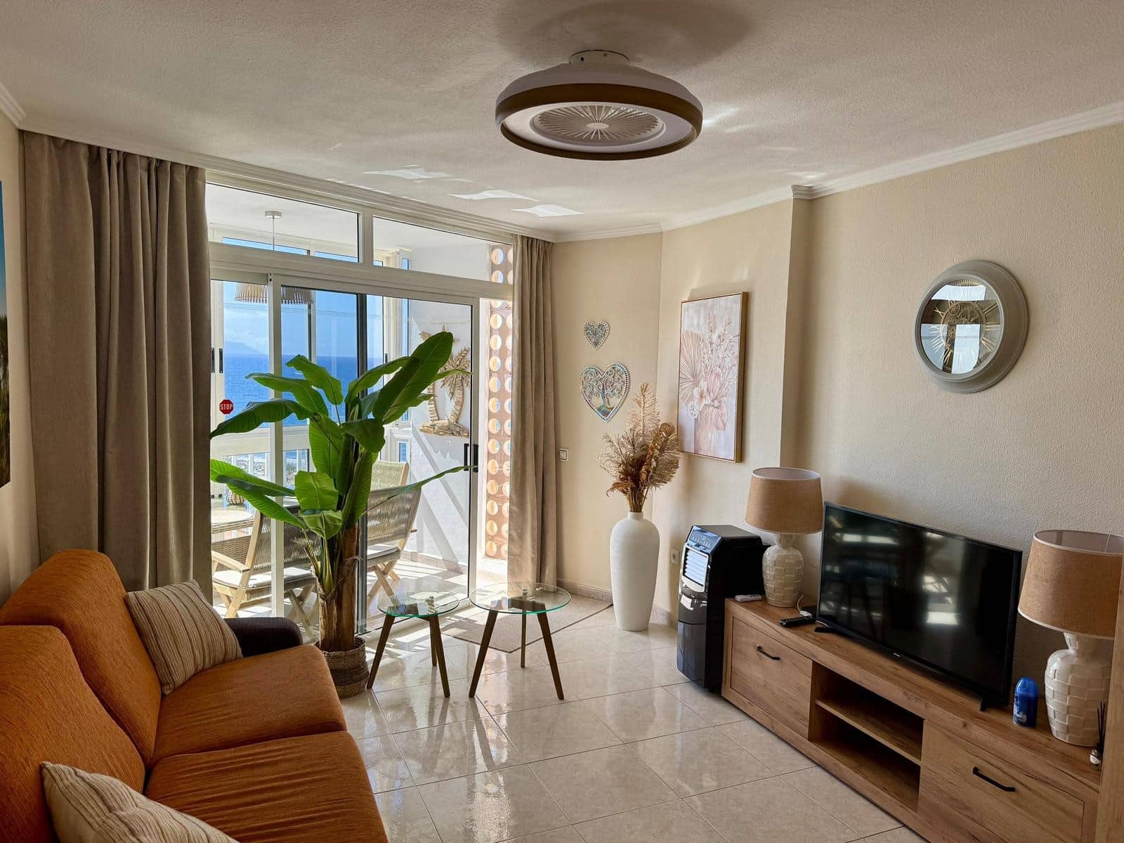 1 Zimmer Apartment zu verkaufen in Los Cristianos mit Pool - 299.000 € (Ref: 9802560)