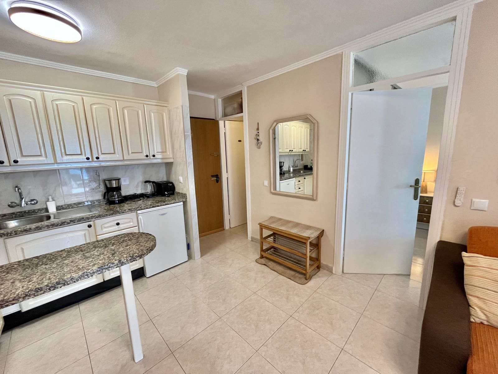 1 Zimmer Apartment zu verkaufen in Los Cristianos mit Pool - 299.000 € (Ref: 9802560)