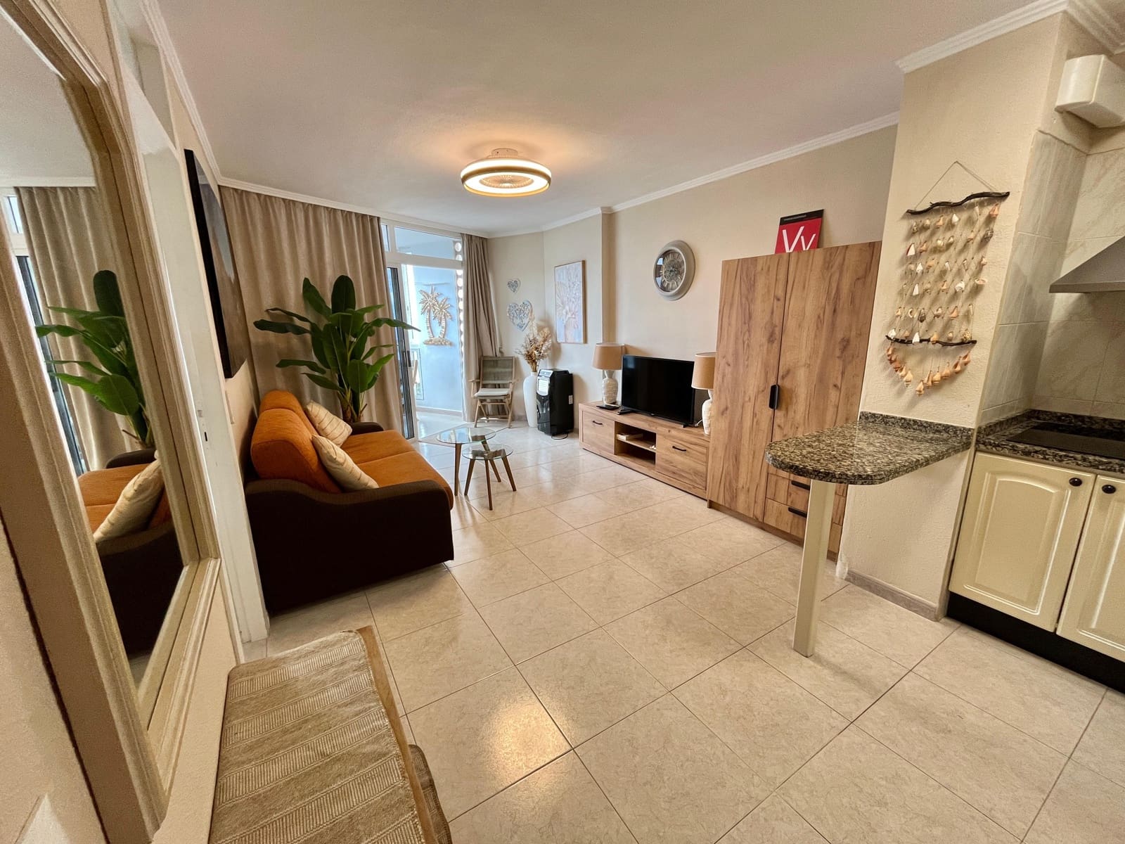 1 Zimmer Apartment zu verkaufen in Los Cristianos mit Pool - 299.000 € (Ref: 9802560)