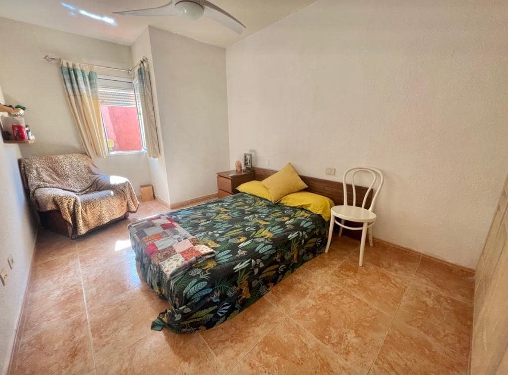 4 chambre Villa/Maison Mitoyenne à vendre à Costa Adeje avec piscine garage - 895 000 € (Ref: 9802711)