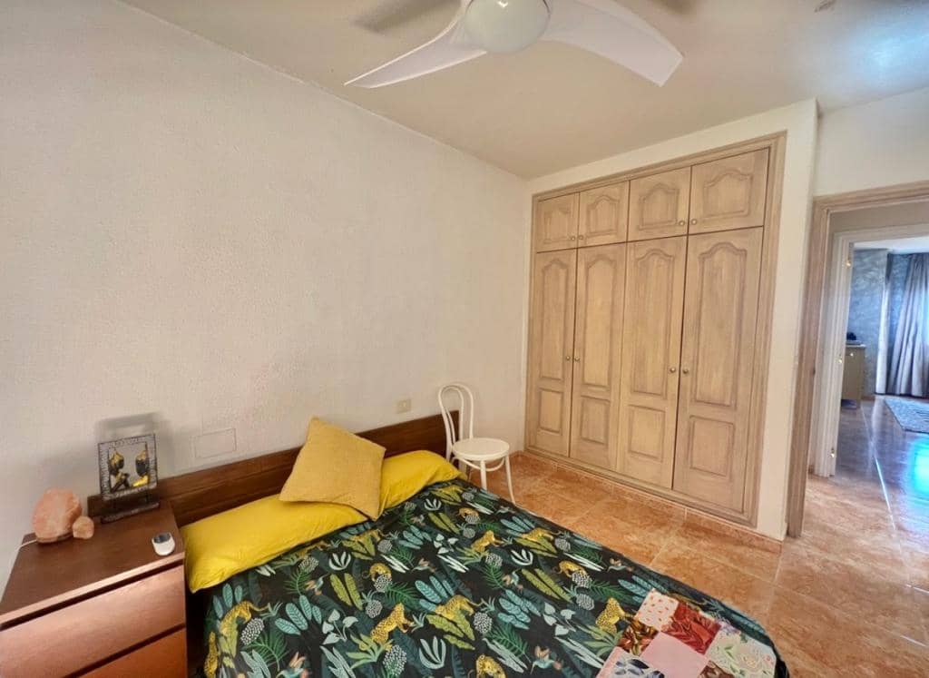 4 chambre Villa/Maison Mitoyenne à vendre à Costa Adeje avec piscine garage - 895 000 € (Ref: 9802711)