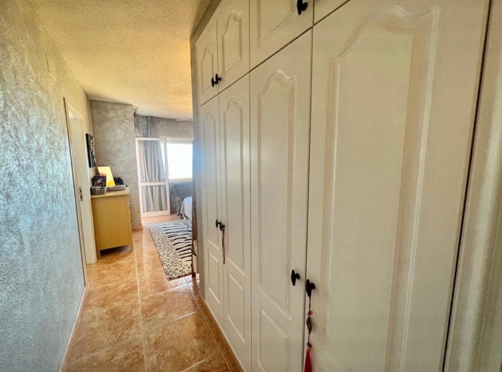 4 chambre Villa/Maison Mitoyenne à vendre à Costa Adeje avec piscine garage - 895 000 € (Ref: 9802711)