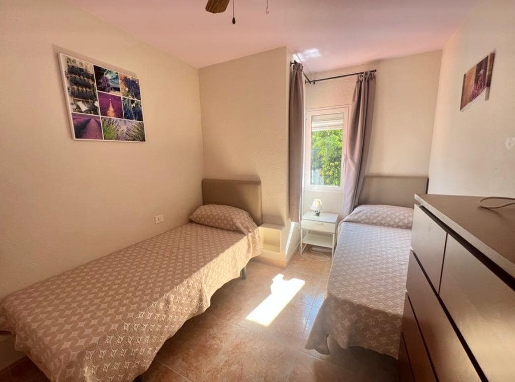 4 chambre Villa/Maison Mitoyenne à vendre à Costa Adeje avec piscine garage - 895 000 € (Ref: 9802711)