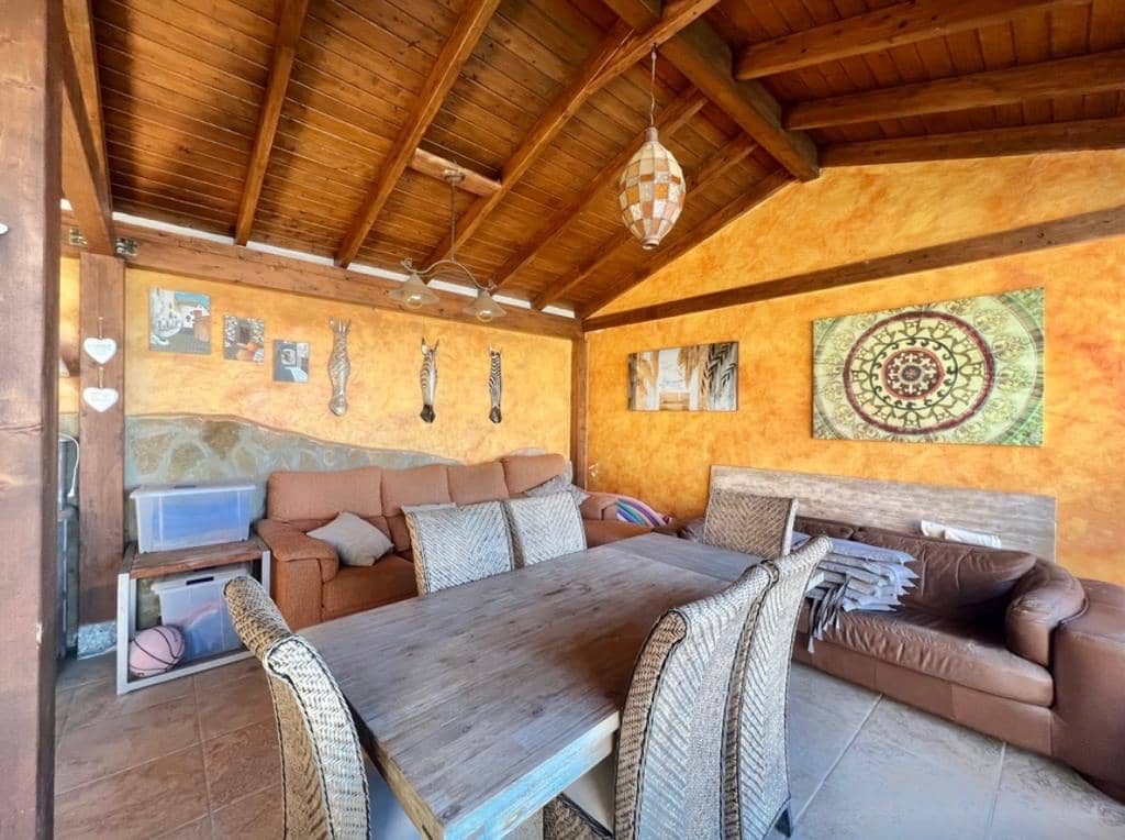 4 chambre Villa/Maison Mitoyenne à vendre à Costa Adeje avec piscine garage - 895 000 € (Ref: 9802711)