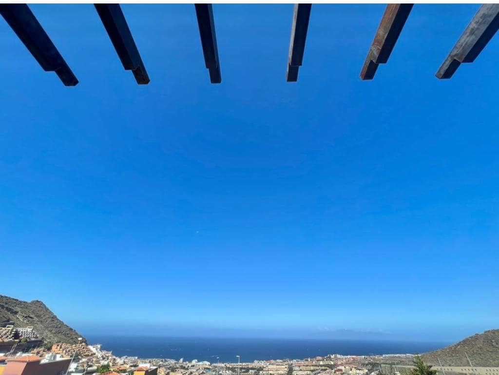 4 chambre Villa/Maison Mitoyenne à vendre à Costa Adeje avec piscine garage - 895 000 € (Ref: 9802711)