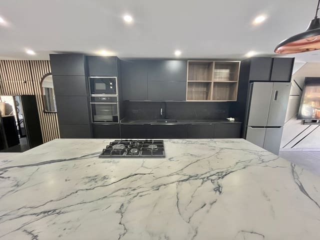 3 soveværelse Rækkehus til salg i Casco Urbano, Adeje med garage - € 665.000 (Ref: 9802882)