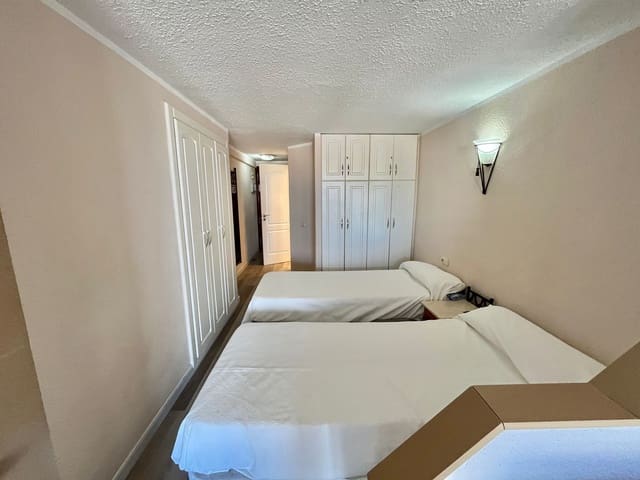 Studio til salgs i San Eugenio Bajo, Adeje med svømmebasseng - € 195 000 (Ref: 9802916)