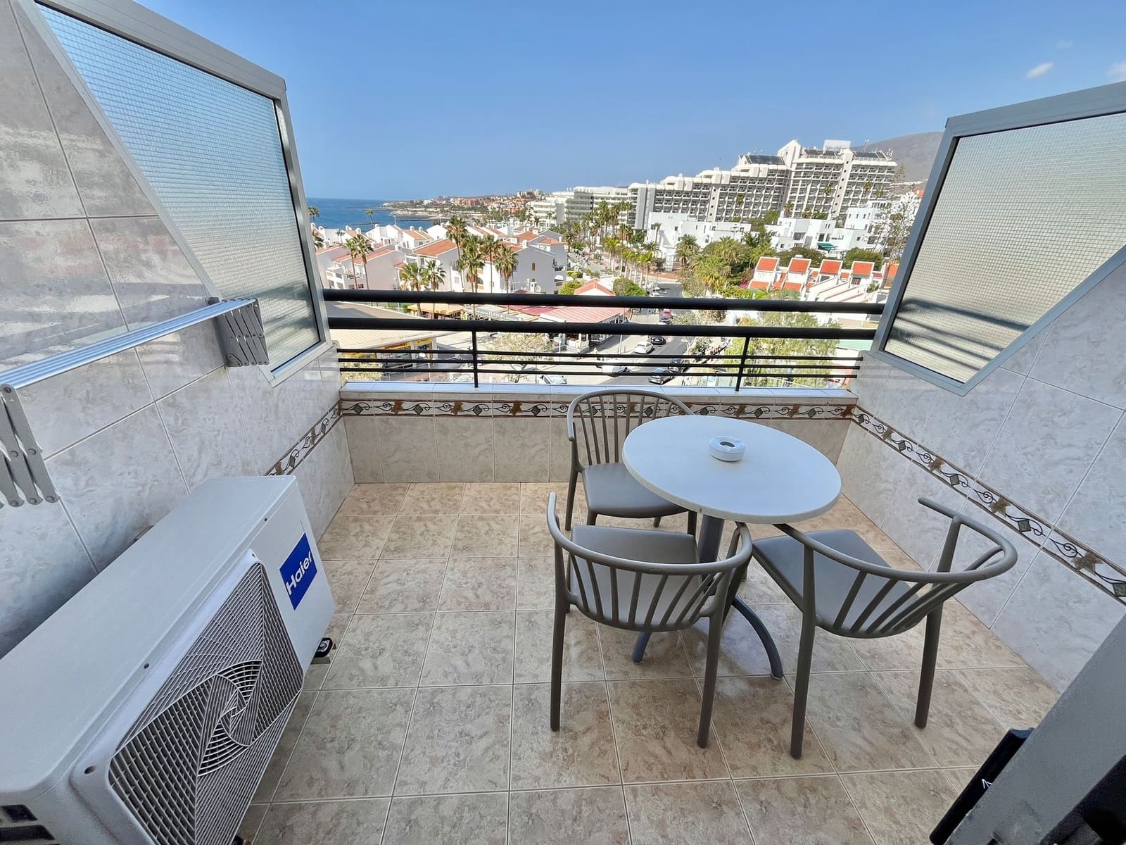 Studio for sale in Costa Adeje with pool - € 195,000 (Ref: 9802916)