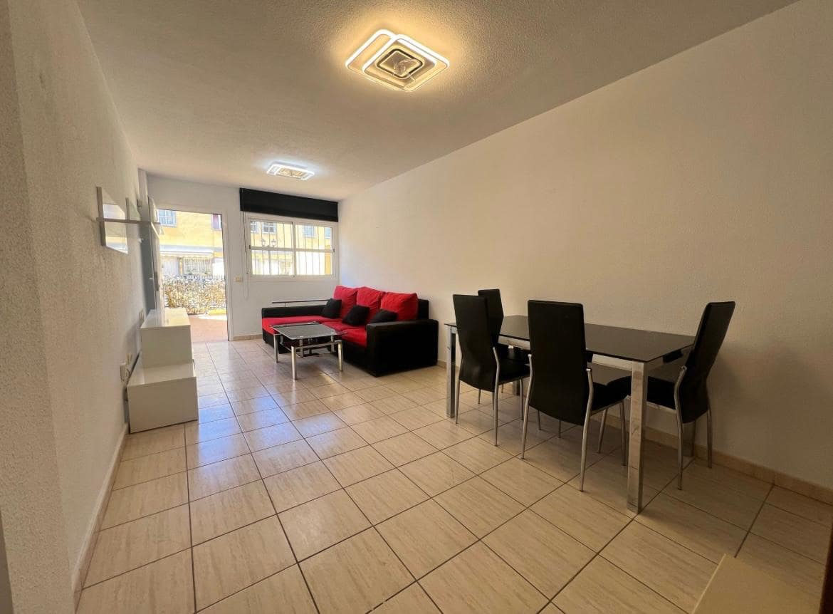 Adosado de 3 habitaciones en Arona en venta con garaje - 290.000 € (Ref: 9805524)