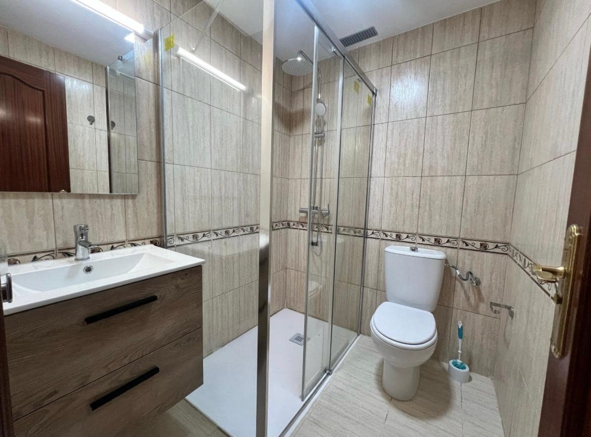 Adosado de 3 habitaciones en Arona en venta con garaje - 290.000 € (Ref: 9805524)