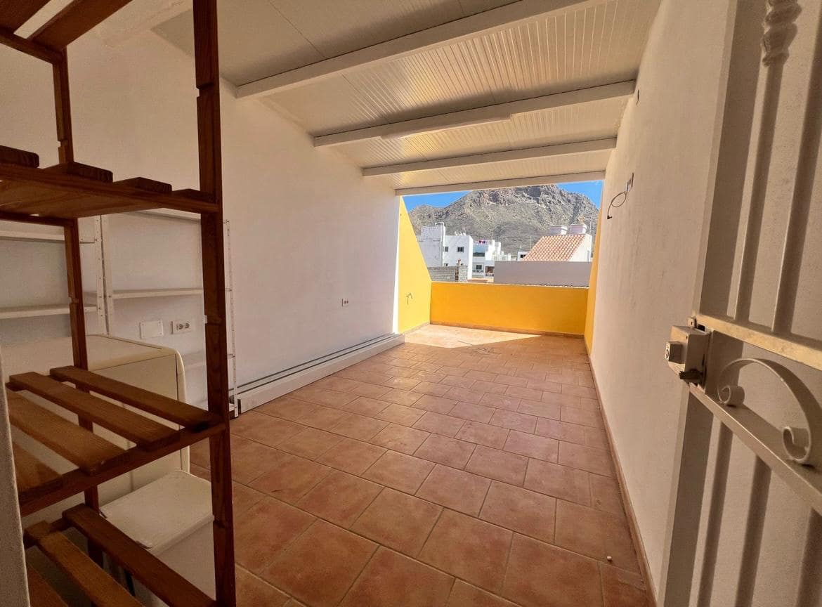 Adosado de 3 habitaciones en Arona en venta con garaje - 290.000 € (Ref: 9805524)