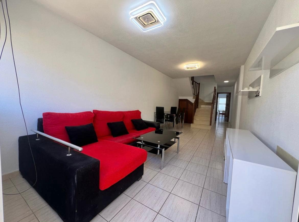 Adosado de 3 habitaciones en Arona en venta con garaje - 290.000 € (Ref: 9805524)