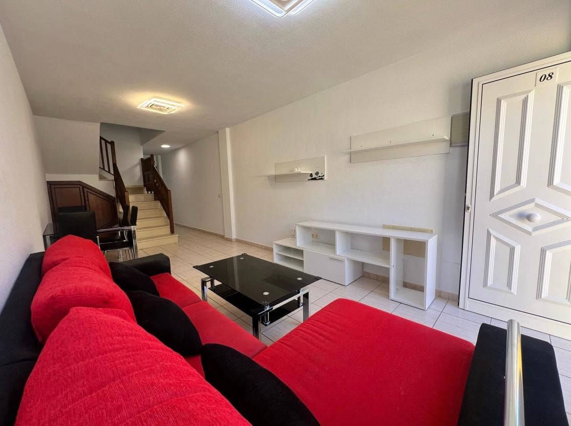 Adosado de 3 habitaciones en Arona en venta con garaje - 290.000 € (Ref: 9805524)
