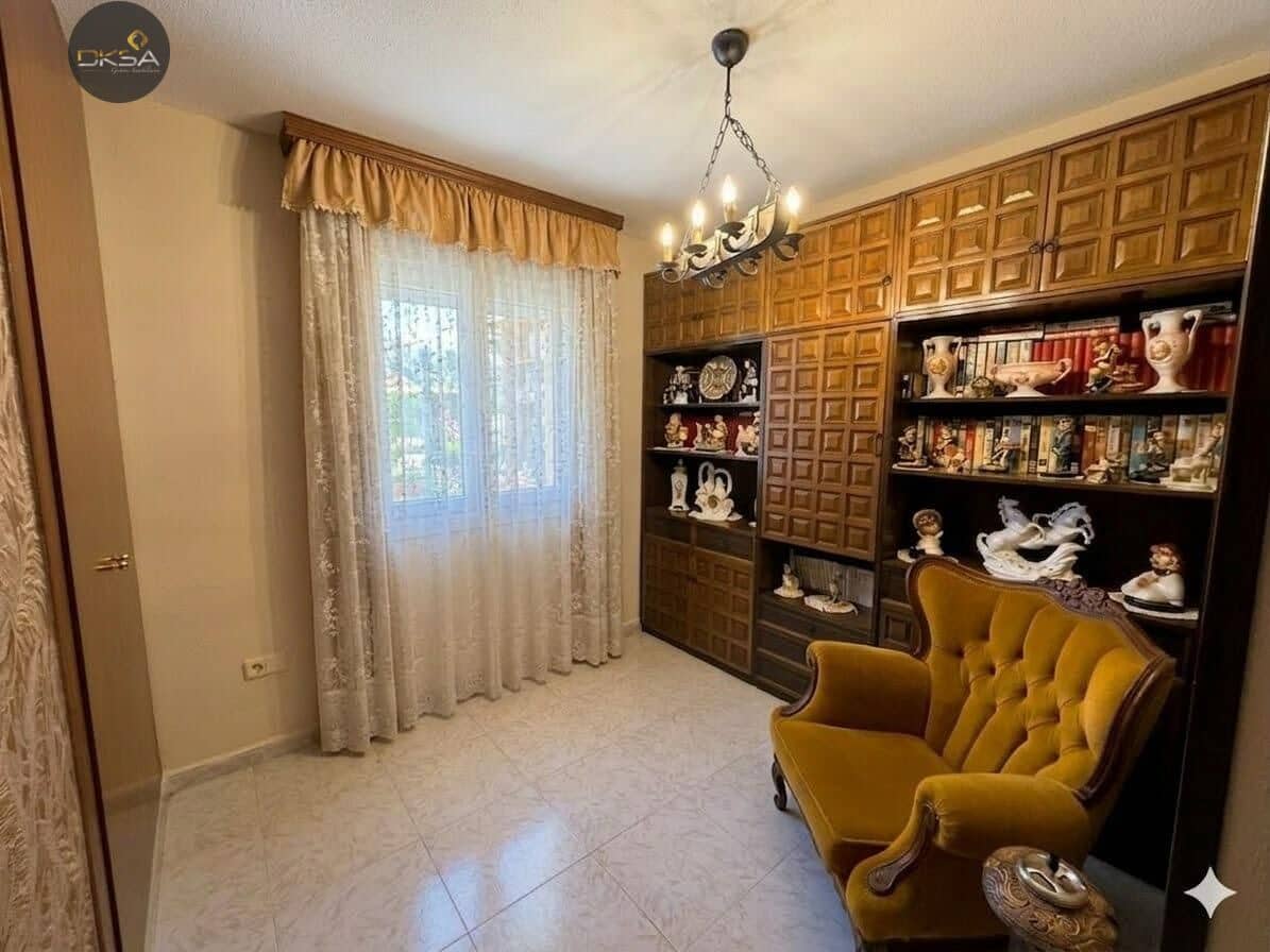 3 bedroom Flat for sale in Benicassim with pool - € 420,000 (Ref: 9805803)