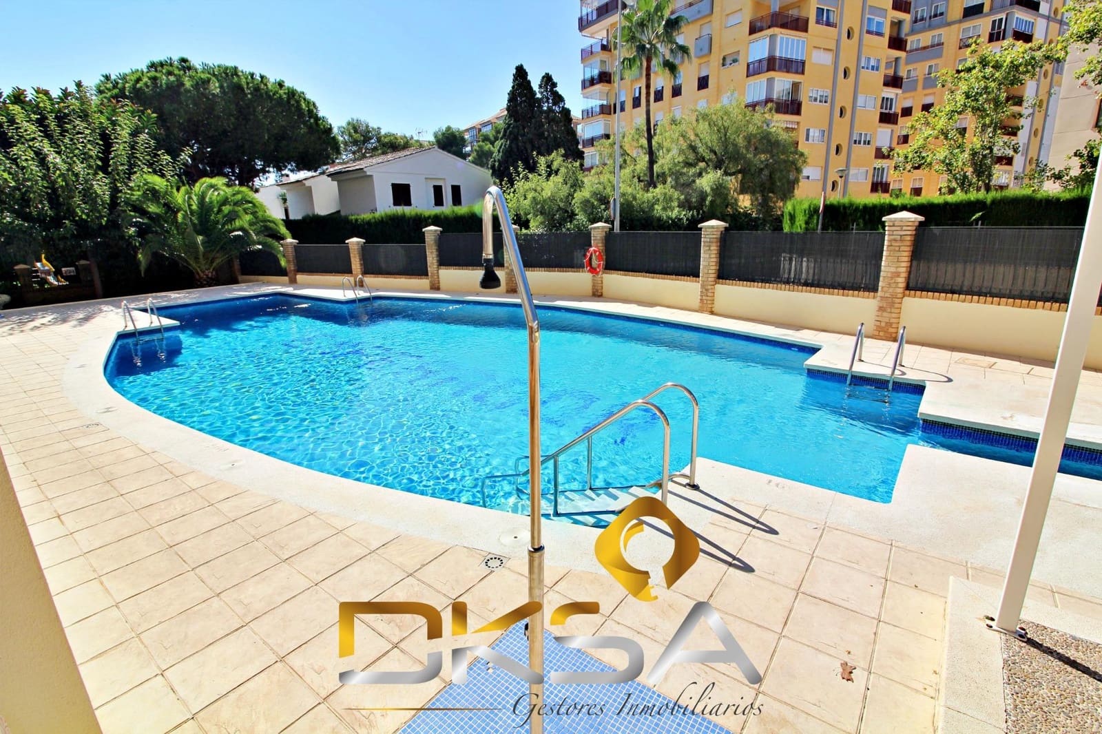 3 bedroom Flat for sale in Benicassim with pool - € 420,000 (Ref: 9805803)