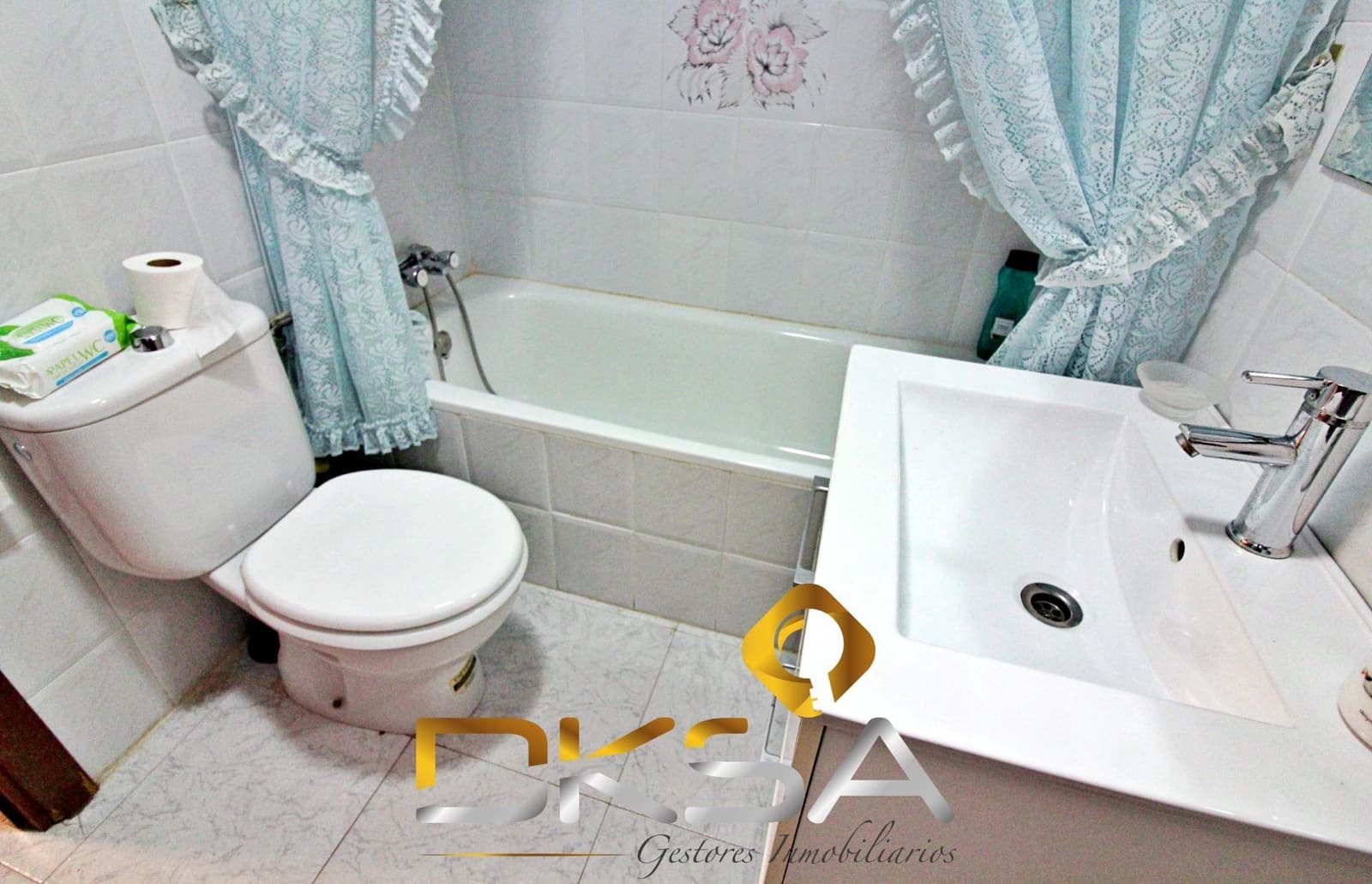 3 bedroom Flat for sale in Benicassim with pool - € 420,000 (Ref: 9805803)