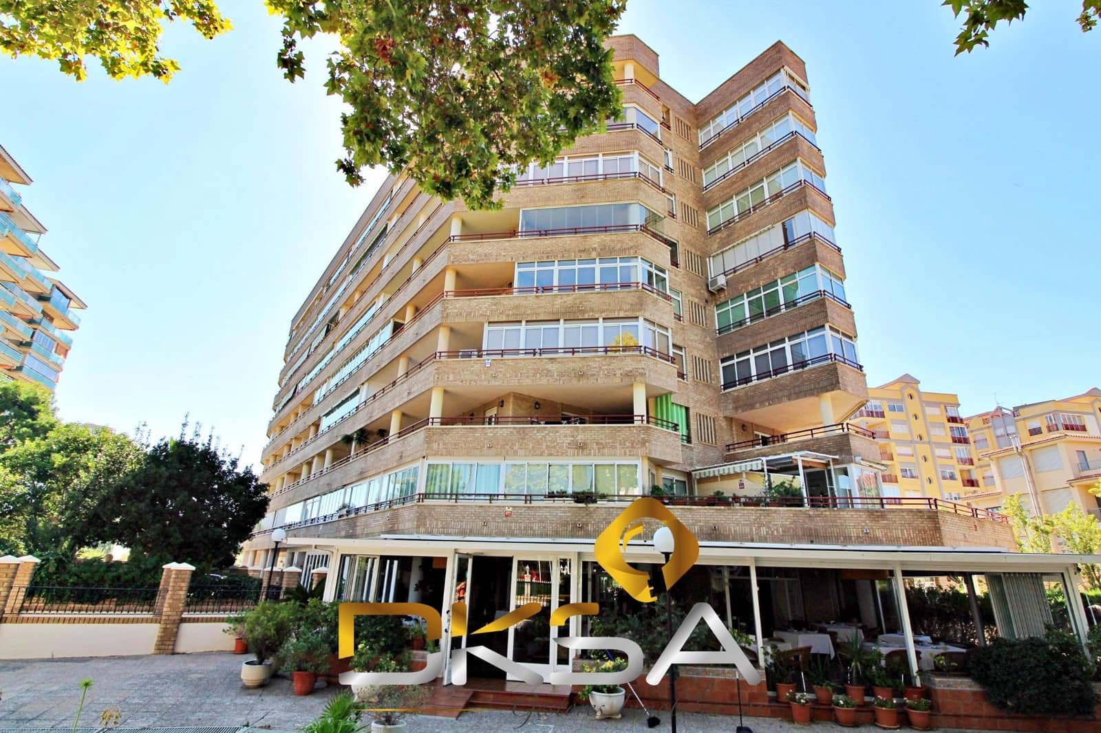 3 bedroom Flat for sale in Benicassim with pool - € 420,000 (Ref: 9805803)