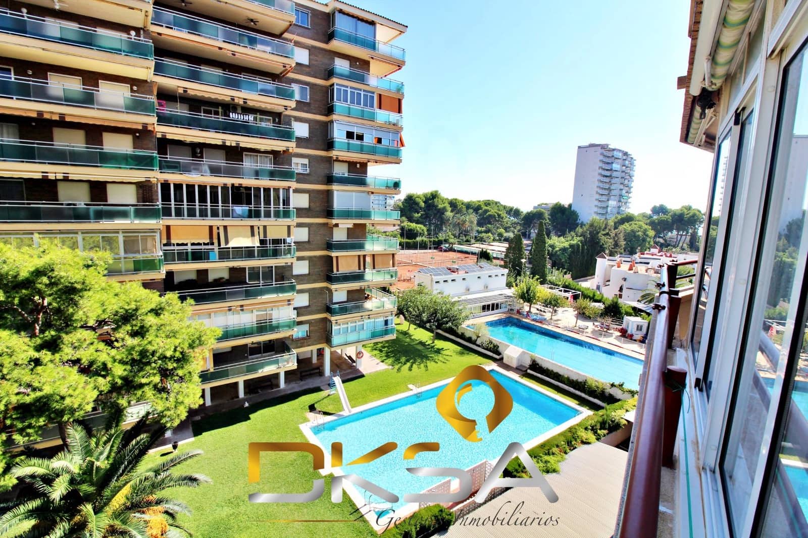 3 bedroom Flat for sale in Benicassim with pool - € 420,000 (Ref: 9805803)
