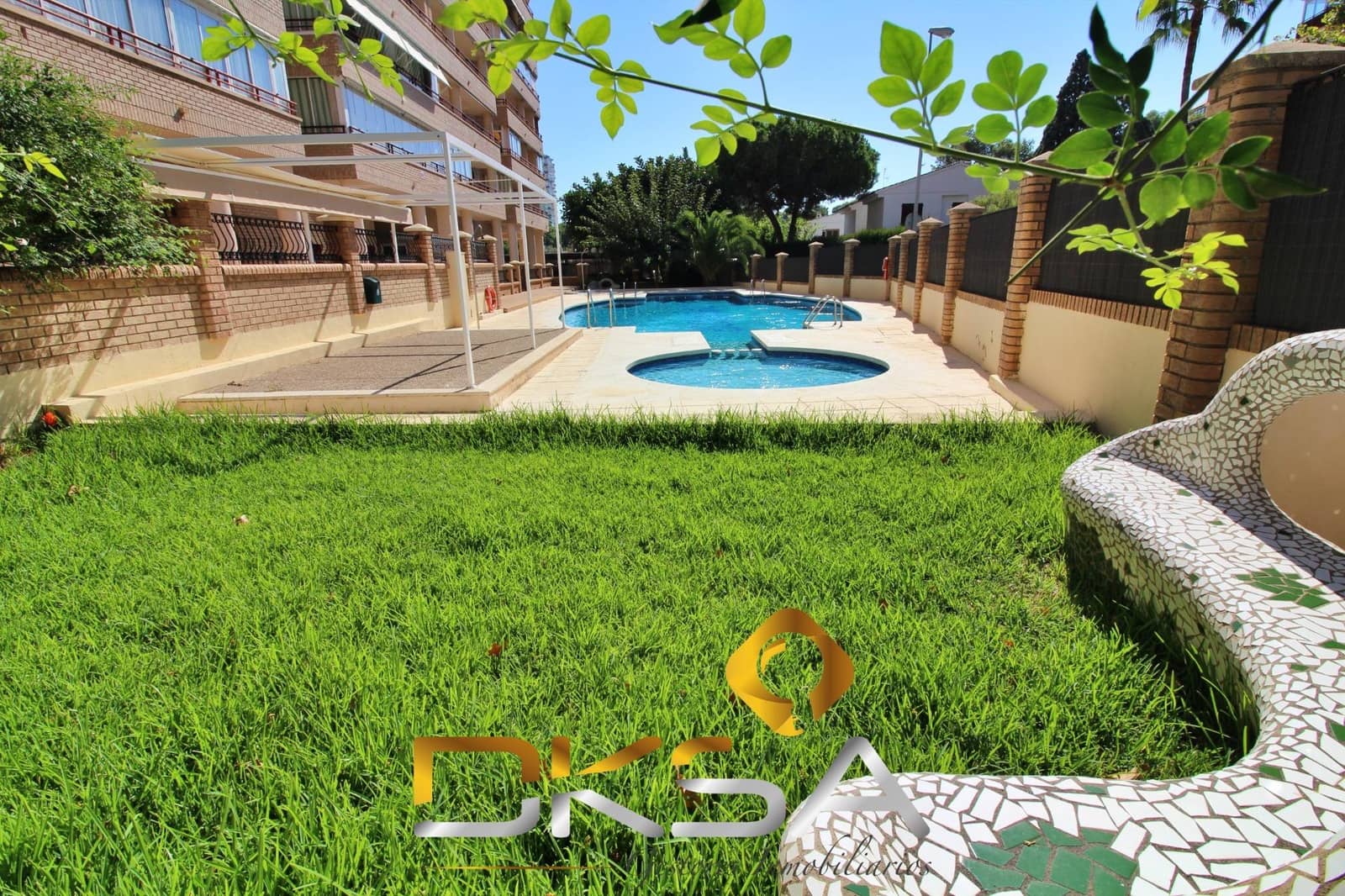 3 bedroom Flat for sale in Benicassim with pool - € 420,000 (Ref: 9805803)