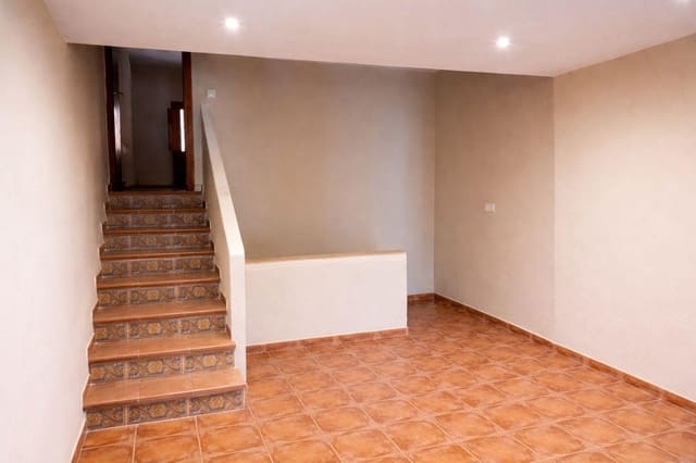 5 bedroom Townhouse for sale in Cabanes - € 165,000 (Ref: 9805806)