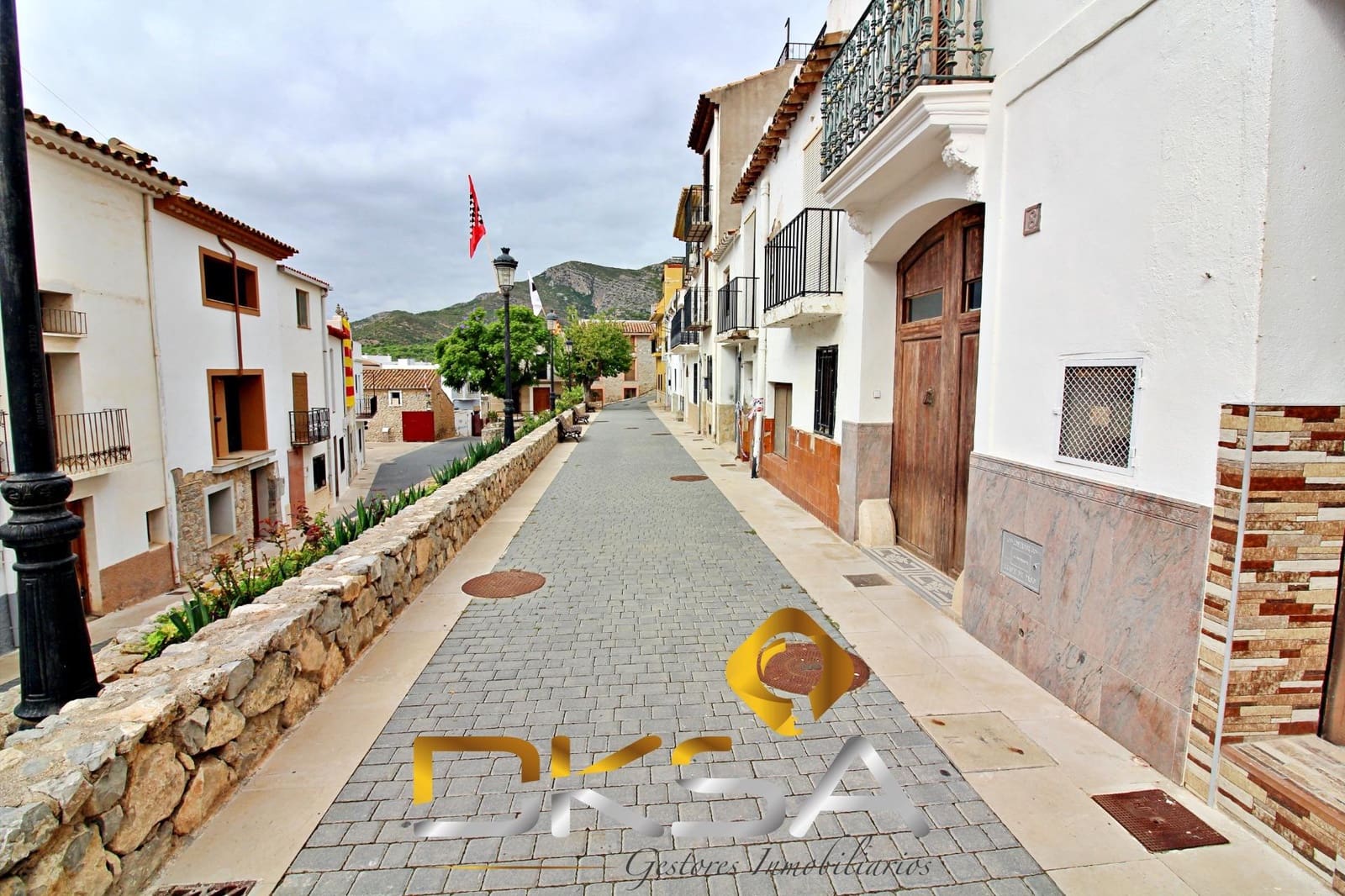 4 slaapkamer Huis te koop in Oropesa  - € 93.500 (Ref: 9805812)