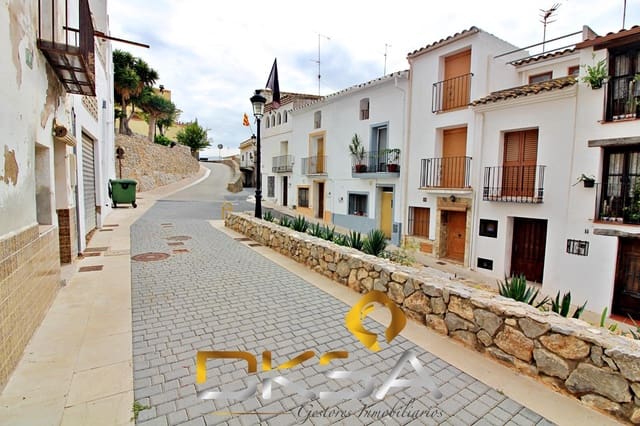 4 slaapkamer Huis te koop in Oropesa  - € 93.500 (Ref: 9805812)