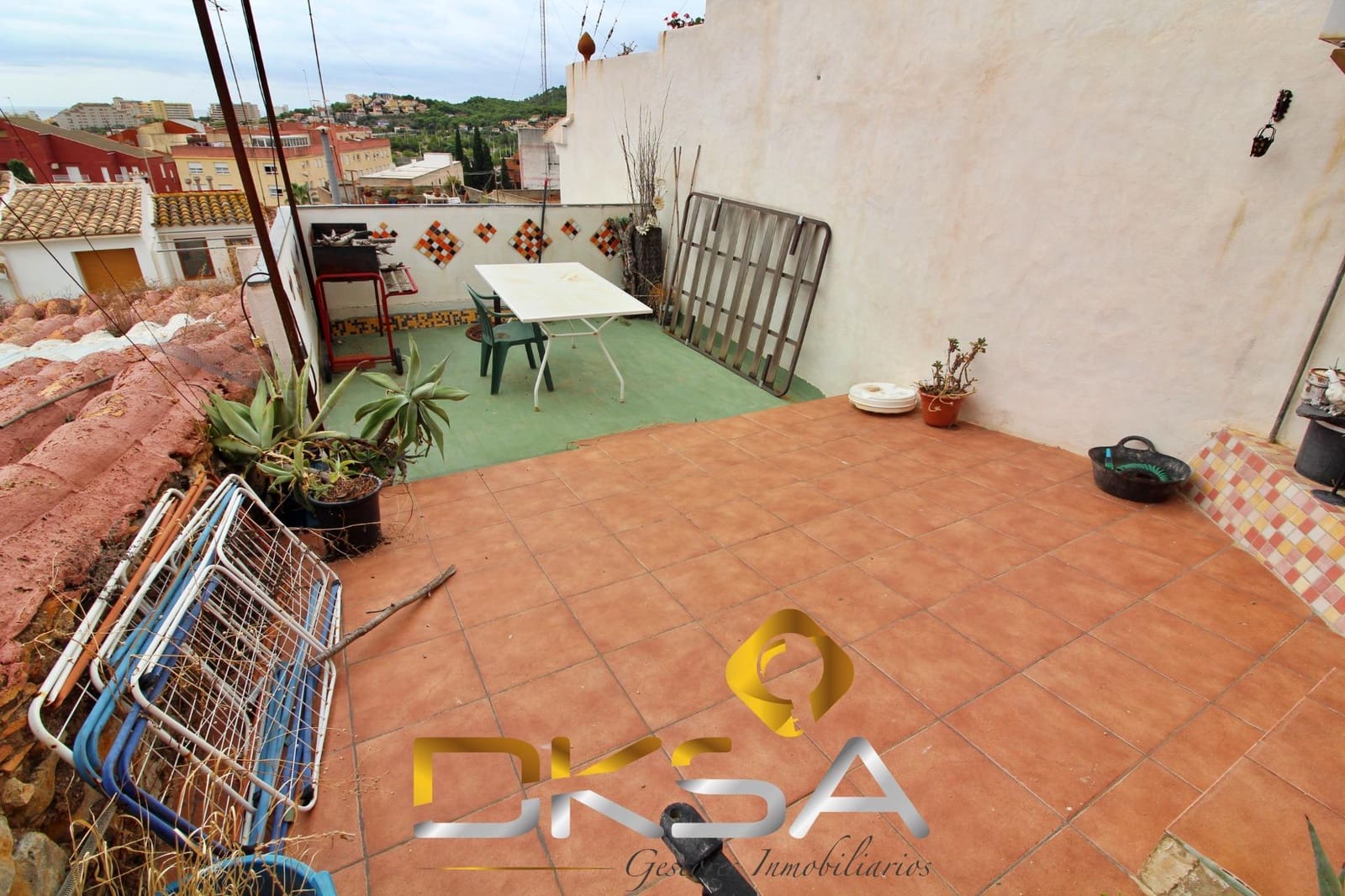 4 slaapkamer Huis te koop in Oropesa  - € 93.500 (Ref: 9805812)