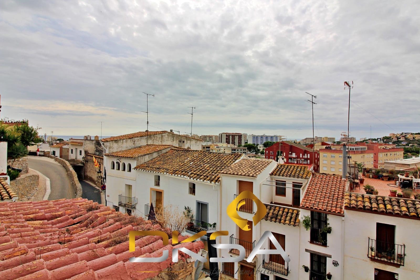 4 slaapkamer Huis te koop in Oropesa  - € 93.500 (Ref: 9805812)