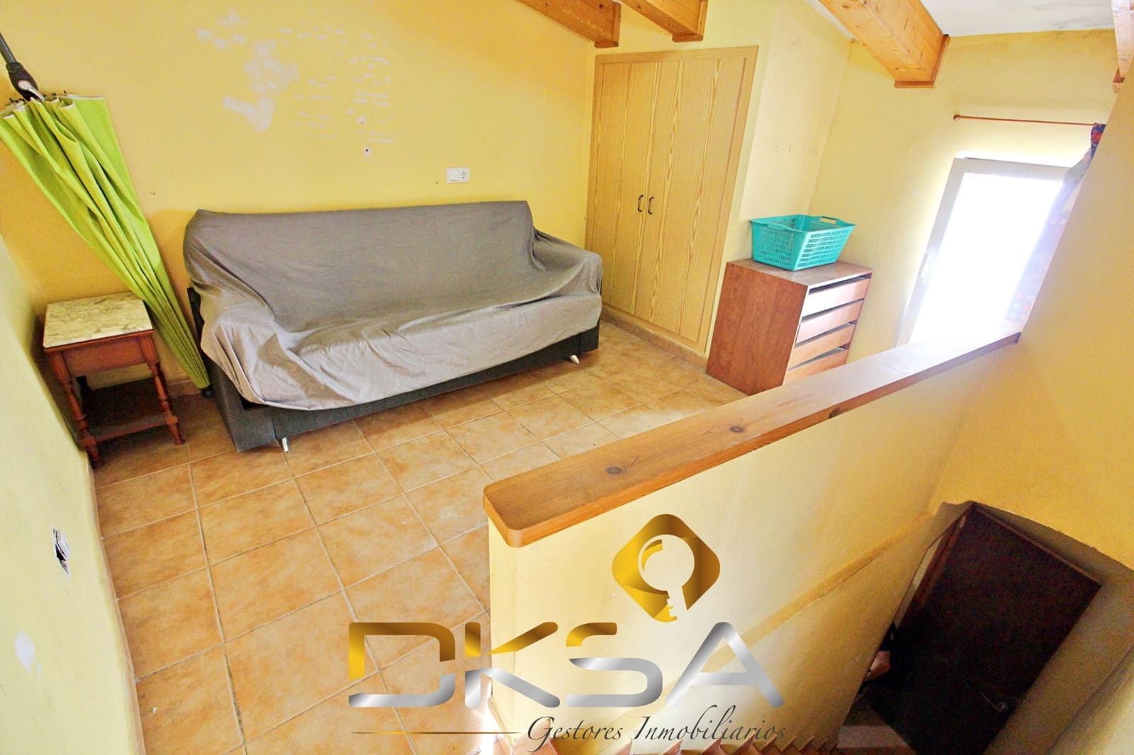 4 slaapkamer Huis te koop in Oropesa  - € 93.500 (Ref: 9805812)