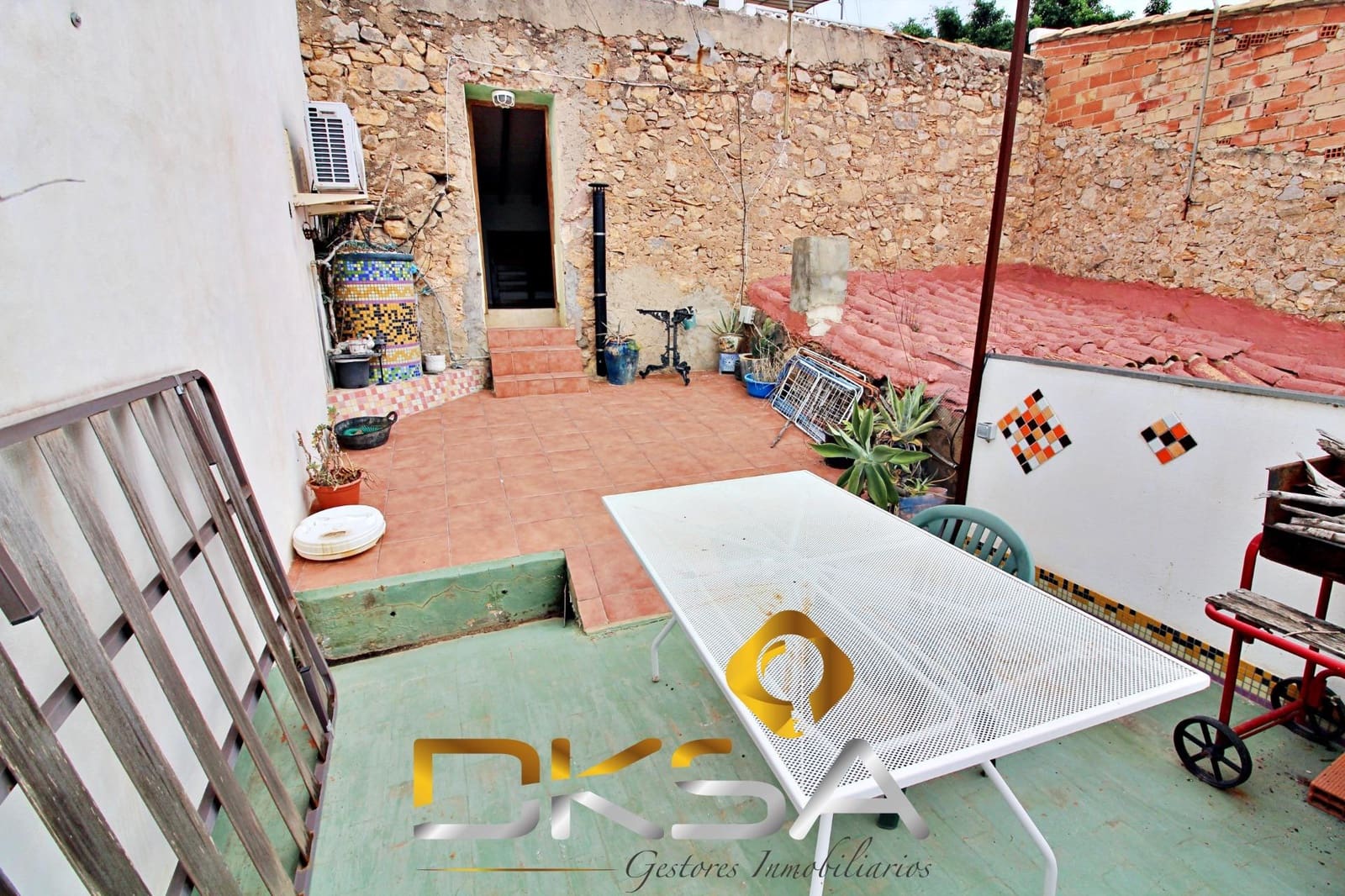 4 slaapkamer Huis te koop in Oropesa  - € 93.500 (Ref: 9805812)