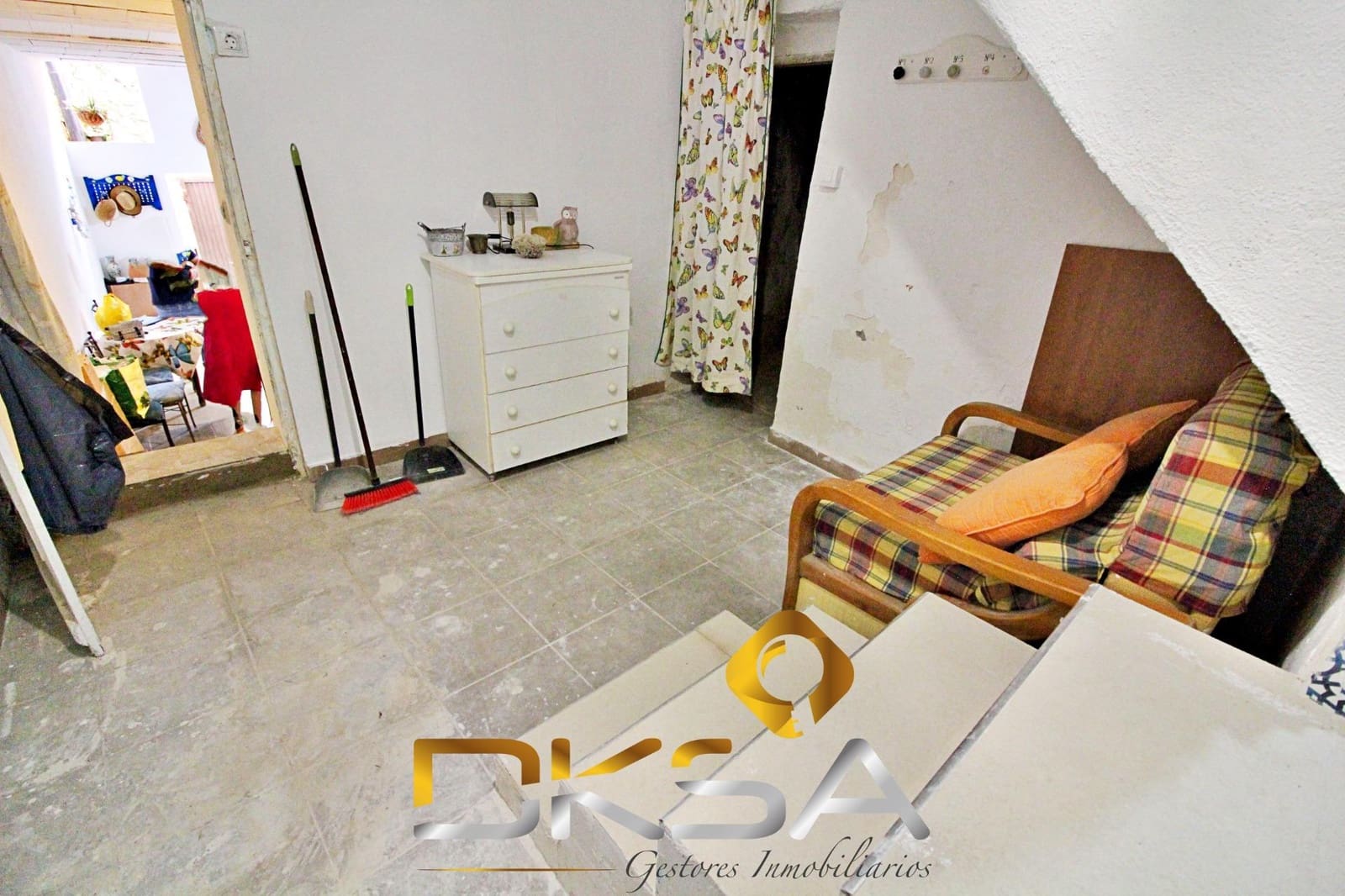 4 slaapkamer Huis te koop in Oropesa  - € 93.500 (Ref: 9805812)