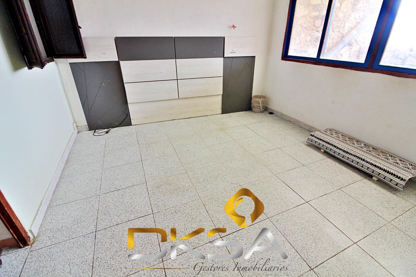 4 slaapkamer Huis te koop in Oropesa  - € 93.500 (Ref: 9805812)