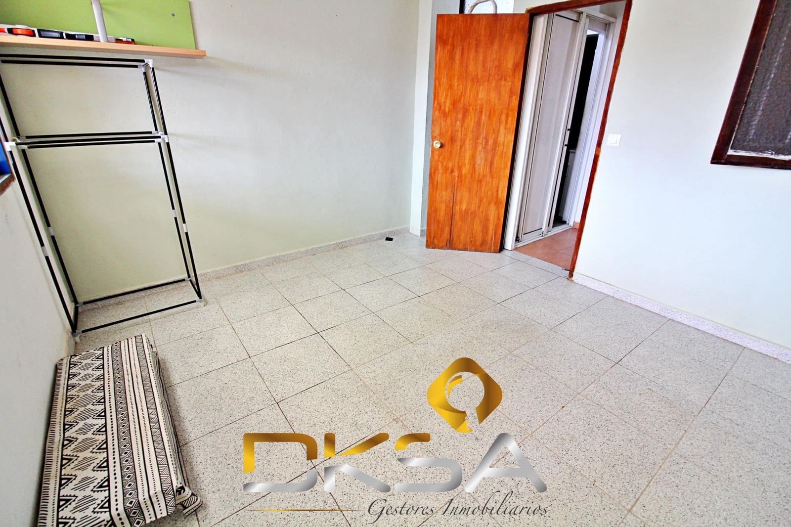 4 slaapkamer Huis te koop in Oropesa  - € 93.500 (Ref: 9805812)